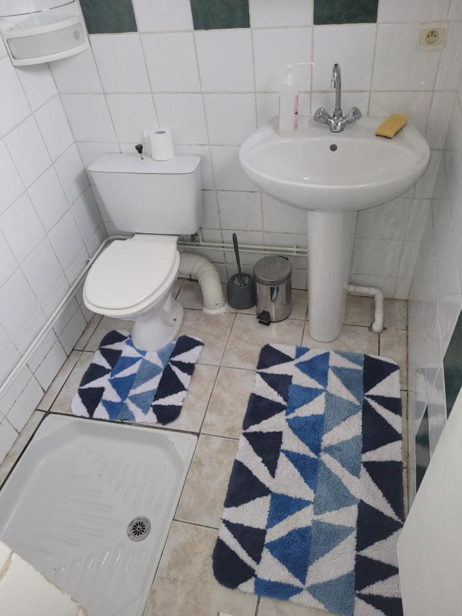 Le Au Fond Du Jardin Apartment Valeille